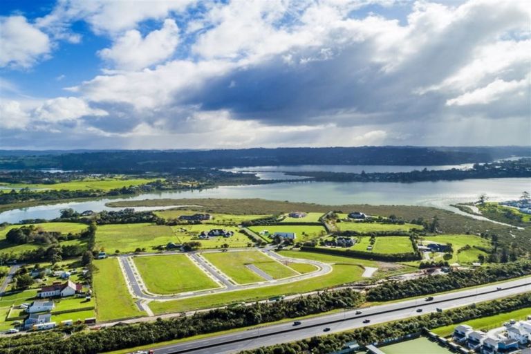 Photo of property in 14 Makete Crescent, Hobsonville, Auckland, 0618