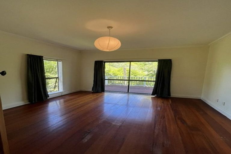 Photo of property in 75 Chamberlain Road, Karori, Wellington, 6012