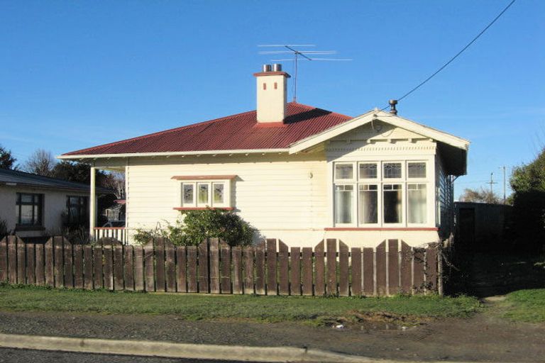 Photo of property in 5 Essex Street, Winton, 9720