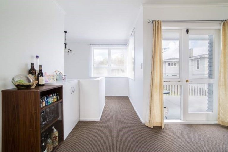 Photo of property in 53 Bruce Road, Glenfield, Auckland, 0629