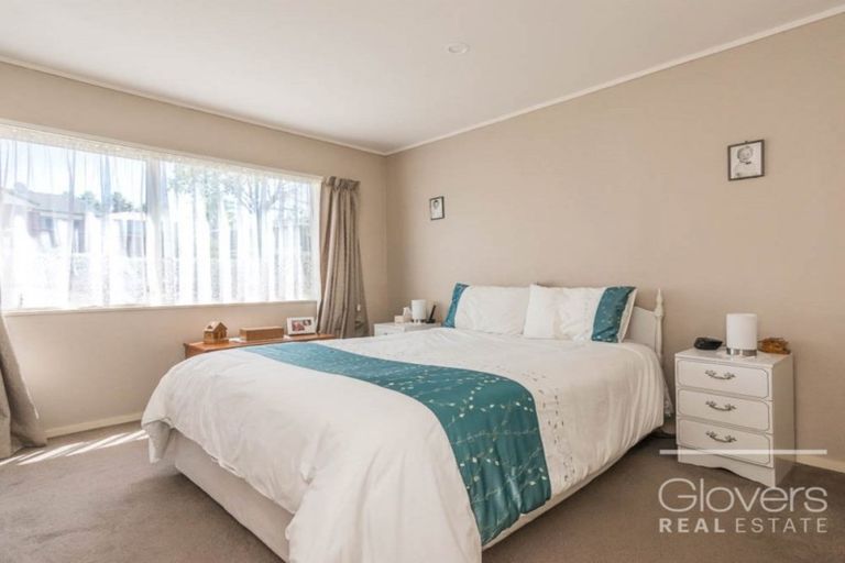 Photo of property in 16 Milan Drive, Glen Eden, Auckland, 0602