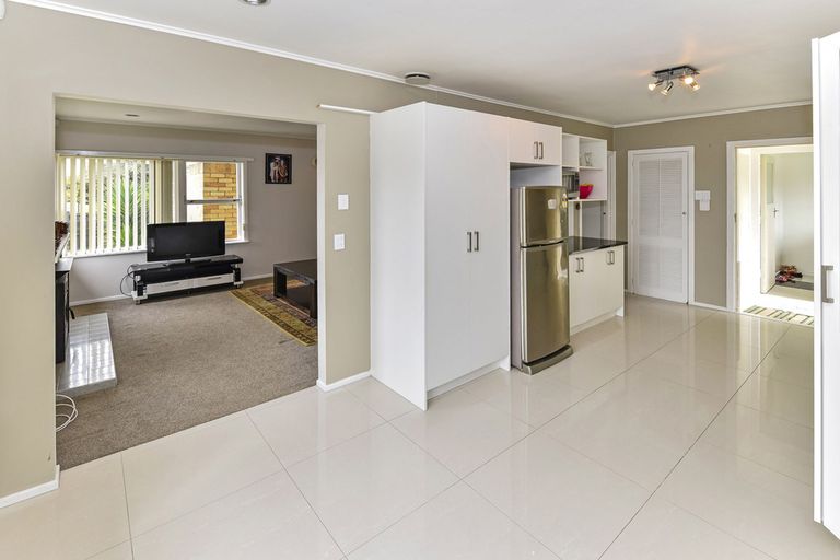 Photo of property in 49 Christmas Road, Manurewa, Auckland, 2102