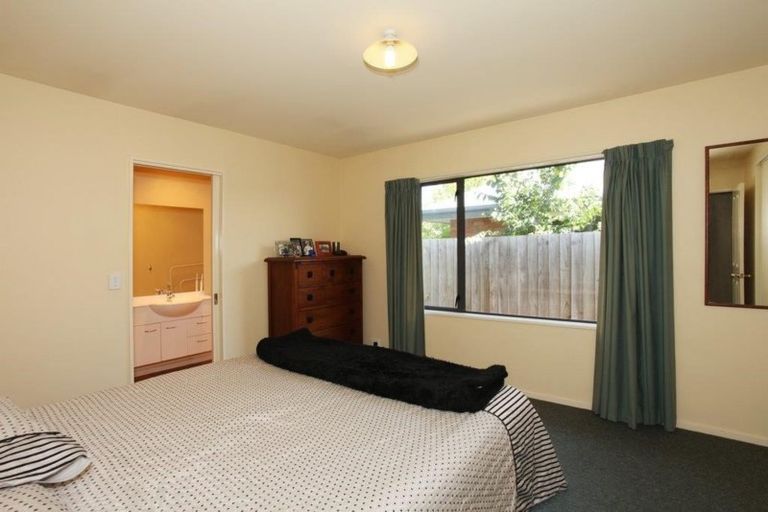 Photo of property in 5 Magnolia Lane, St Albans, Christchurch, 8052