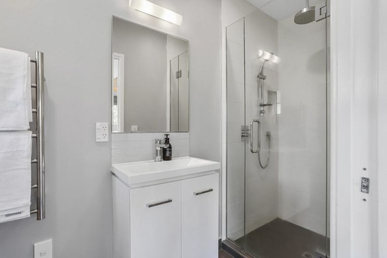 Photo of property in 8 Jays Road, Titirangi, Auckland, 0604