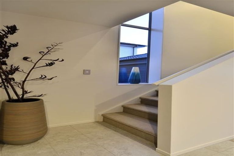 Photo of property in 182 Sunset Road, Unsworth Heights, Auckland, 0632