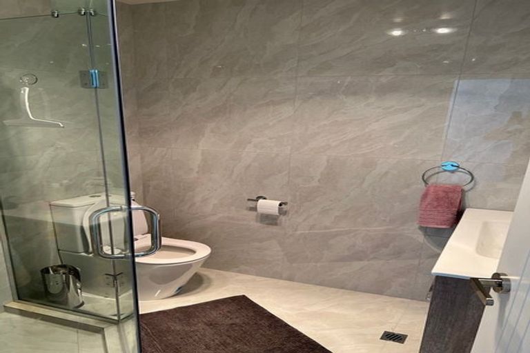 Photo of property in 17b Craigbank Avenue, New Lynn, Auckland, 0600