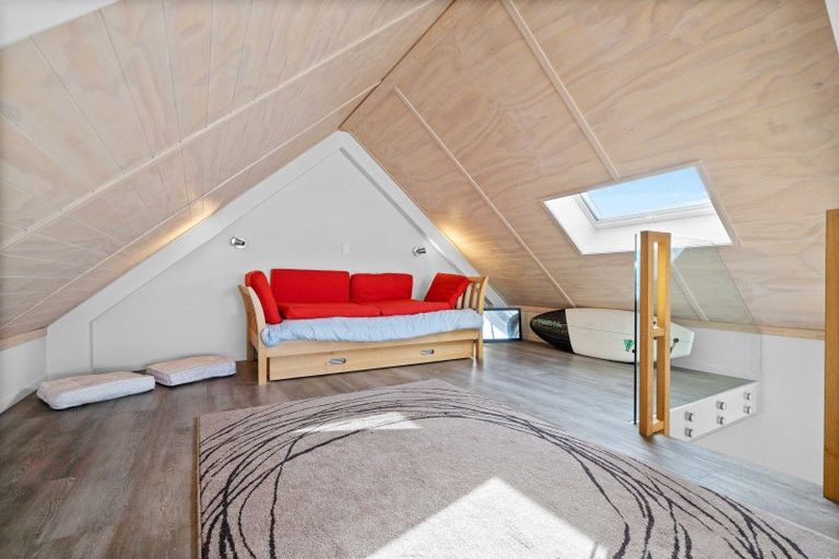 Photo of property in 497 Waikawa-curio Bay Road, Curio Bay, Tokanui, 9884