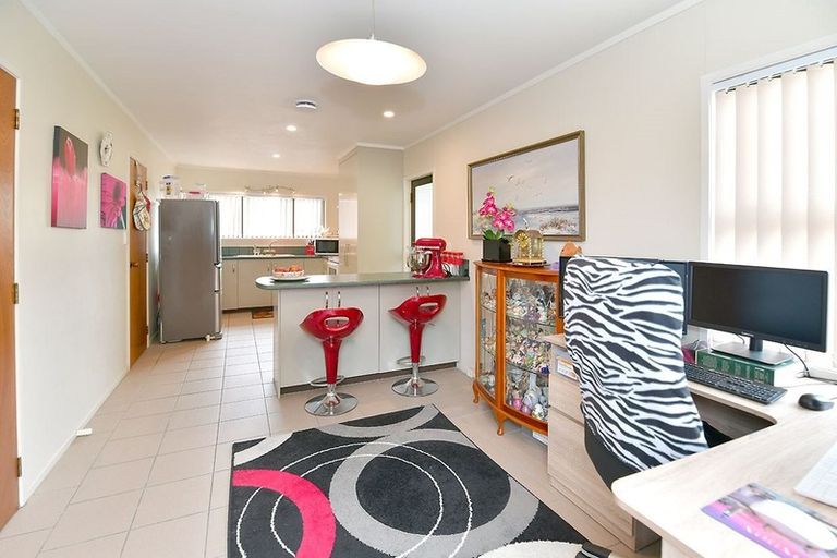 Photo of property in 5b Melanie Place, Orewa, 0931