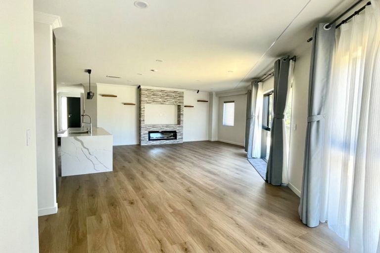 Photo of property in 2e Matatahi Road, Flat Bush, Auckland, 2019