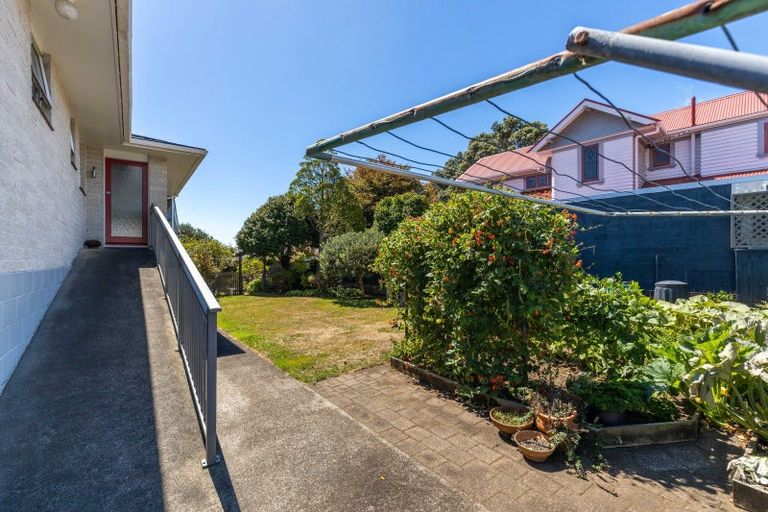 Photo of property in 40 Frank Wilson Terrace, Welbourn, New Plymouth, 4312