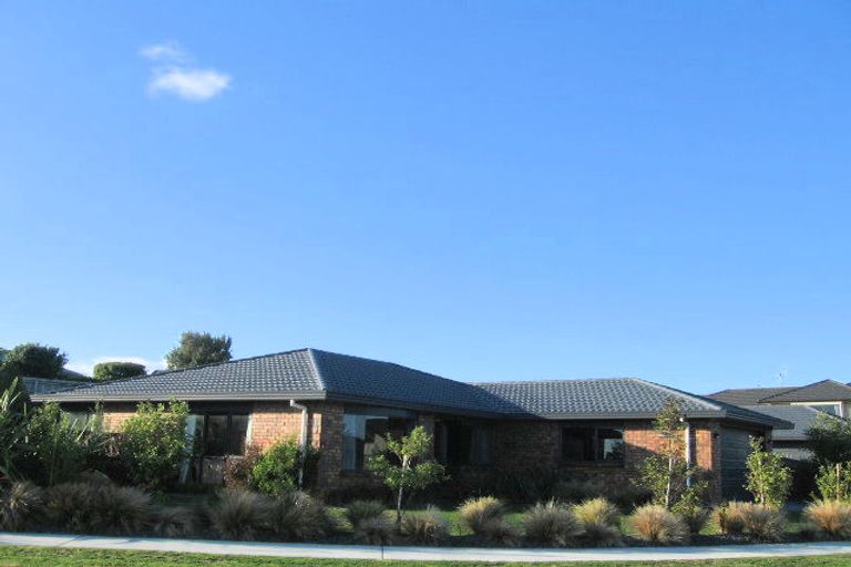 Photo of property in 8 Meadow Court, Paraparaumu, 5032