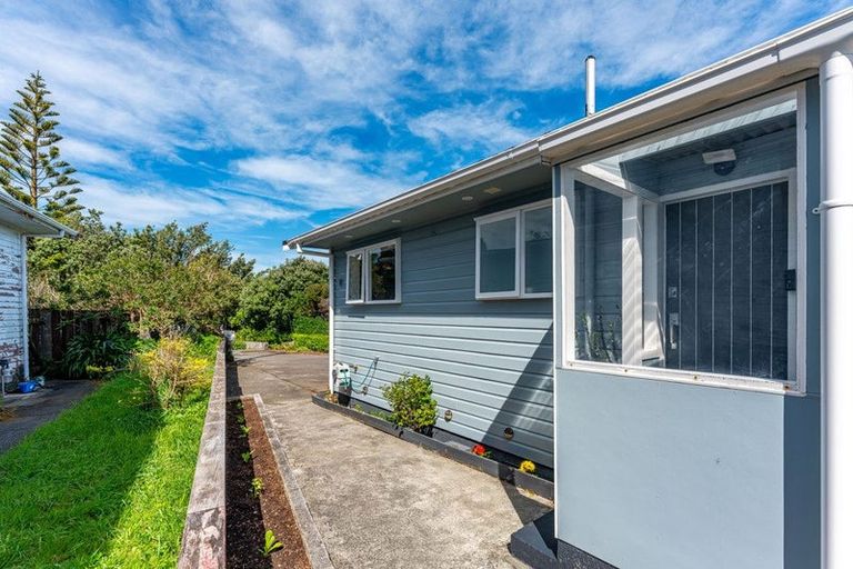 Photo of property in 16 Southgate Road, Southgate, Wellington, 6023