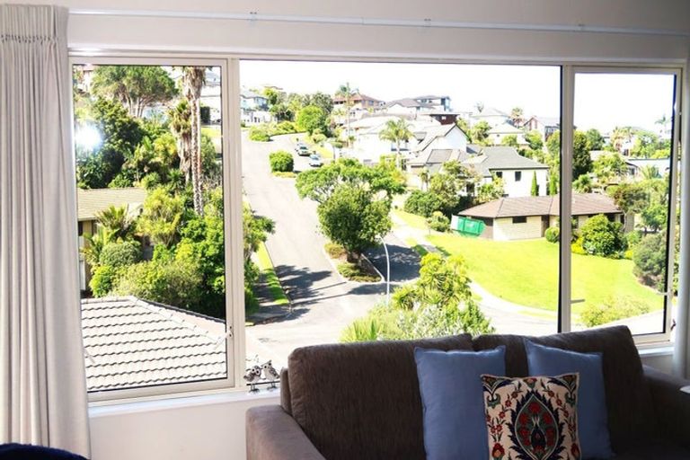 Photo of property in 3 Grovenor Drive, Orewa, 0931