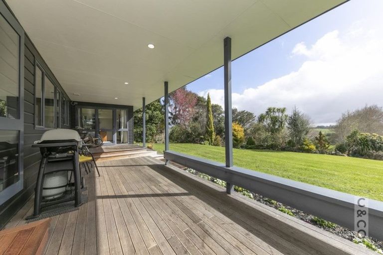 Photo of property in 166 Rimmer Road, Helensville, 0875