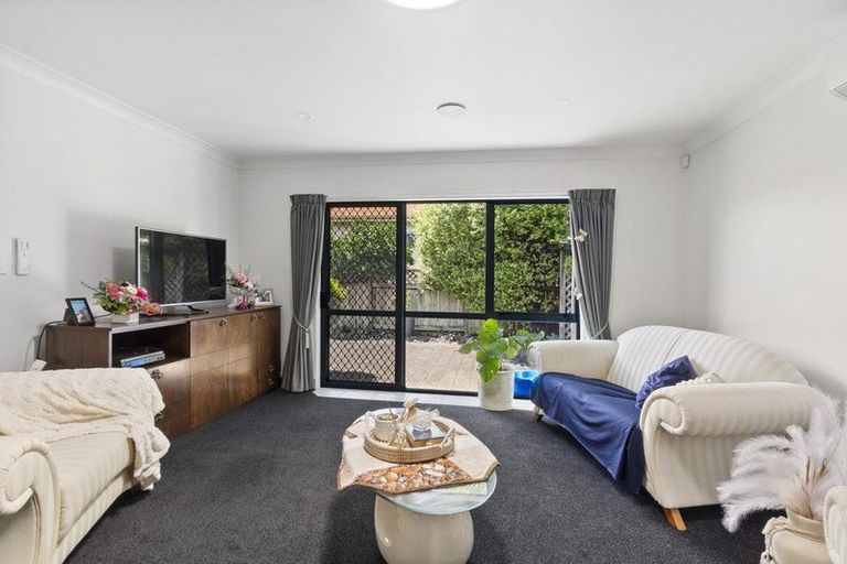 Photo of property in 16 Hastings Place, Hamilton Lake, Hamilton, 3204
