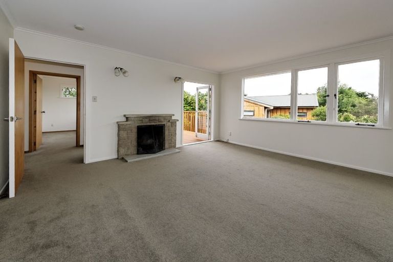Photo of property in 8 Geordie Street, Henderson, Auckland, 0612