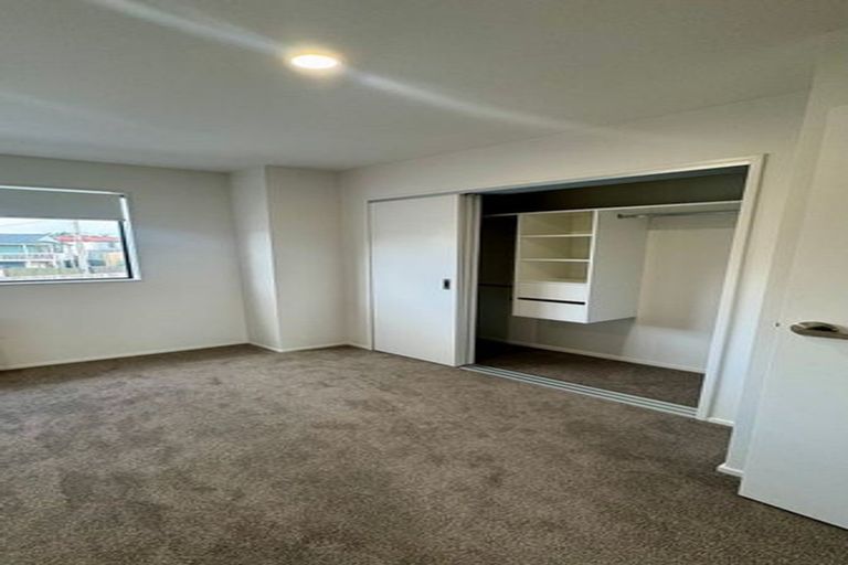 Photo of property in 7/25 Vodanovich Road, Te Atatu South, Auckland, 0610