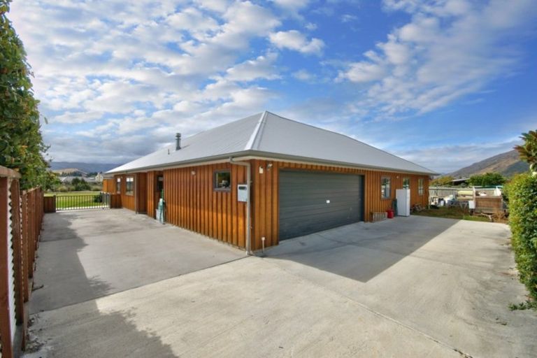 Photo of property in 20 Herries Lane, Lake Hayes, Queenstown, 9304