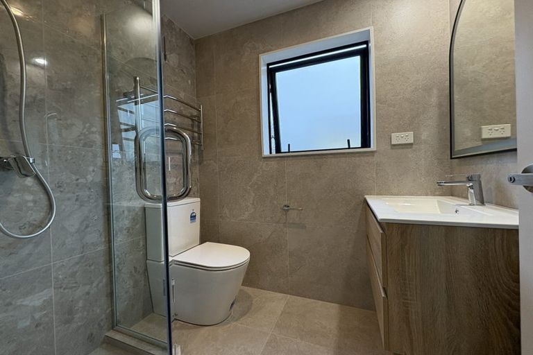 Photo of property in 129c Oaktree Avenue, Browns Bay, Auckland, 0630