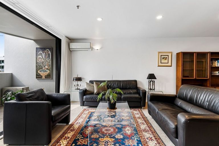 Photo of property in 1i/175 Hurstmere Road, Takapuna, Auckland, 0622