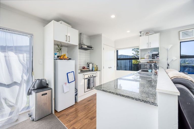 Photo of property in 42 Luanda Drive, Ranui, Auckland, 0612