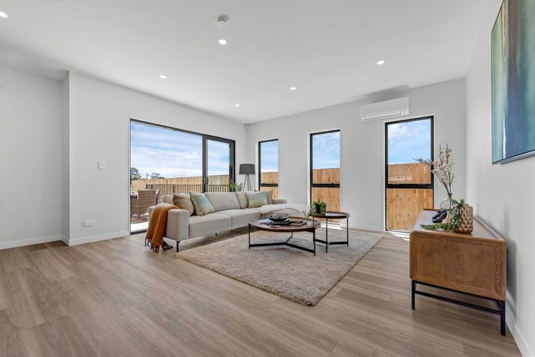 Photo of property in 27 Korowhiti Road, Clarks Beach, 2122