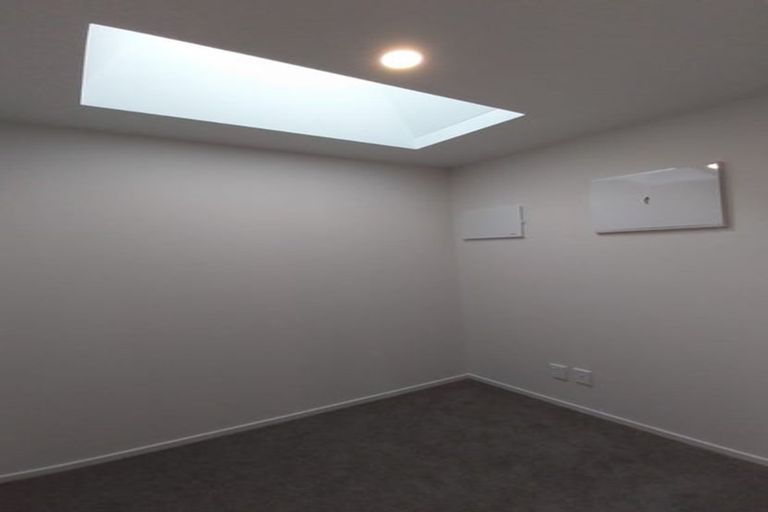 Photo of property in 26 Morihana Close, Glen Eden, Auckland, 0602