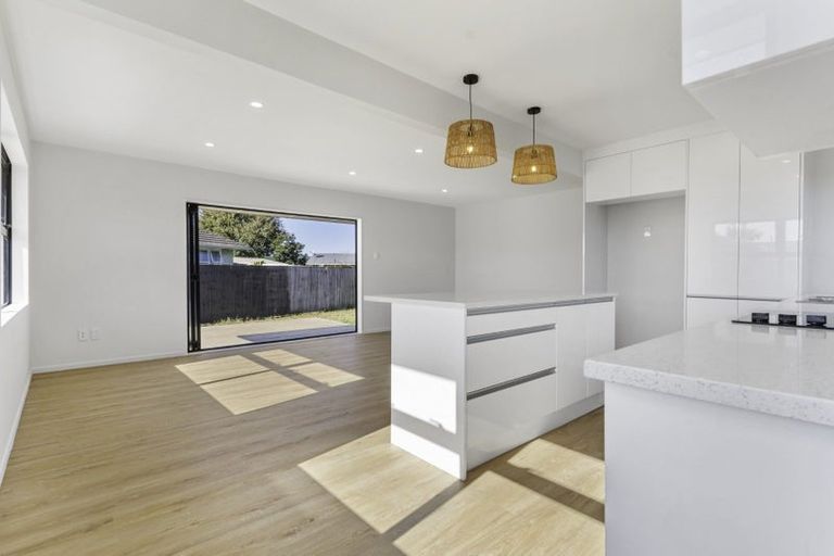 Photo of property in 24 Heyford Close, Mangere, Auckland, 2022