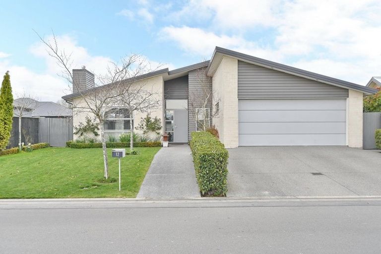 Photo of property in 12 Brookwater Avenue, Northwood, Christchurch, 8051