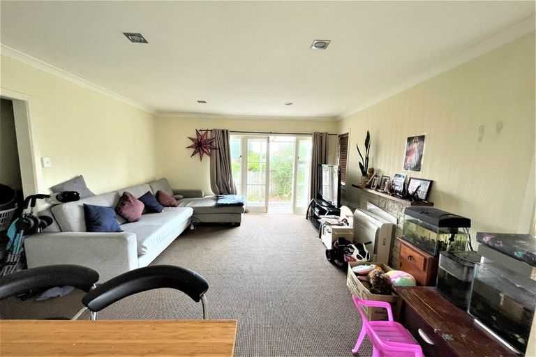 Photo of property in 3 Mackenzie Street, Te Atatu South, Auckland, 0610