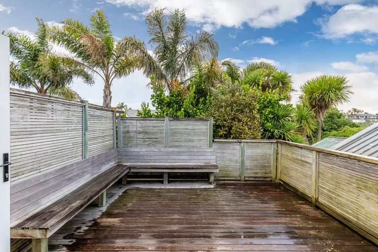 Photo of property in 2/13 Hart Road, Hauraki, Auckland, 0622