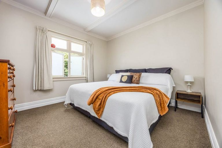 Photo of property in 8 Craigbank Avenue, New Lynn, Auckland, 0600