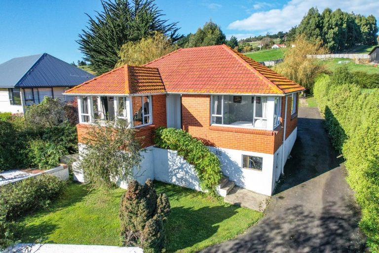 Photo of property in 35 Burgess Street, Green Island, Dunedin, 9018