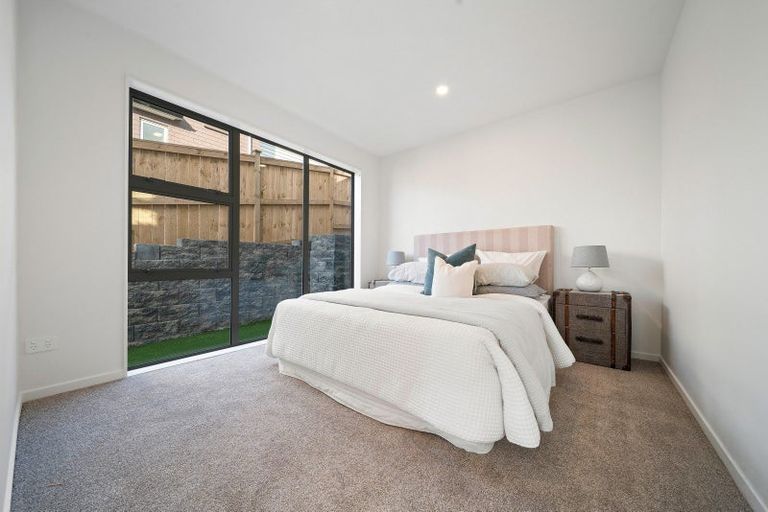 Photo of property in 1d Clematis Avenue, Murrays Bay, Auckland, 0630