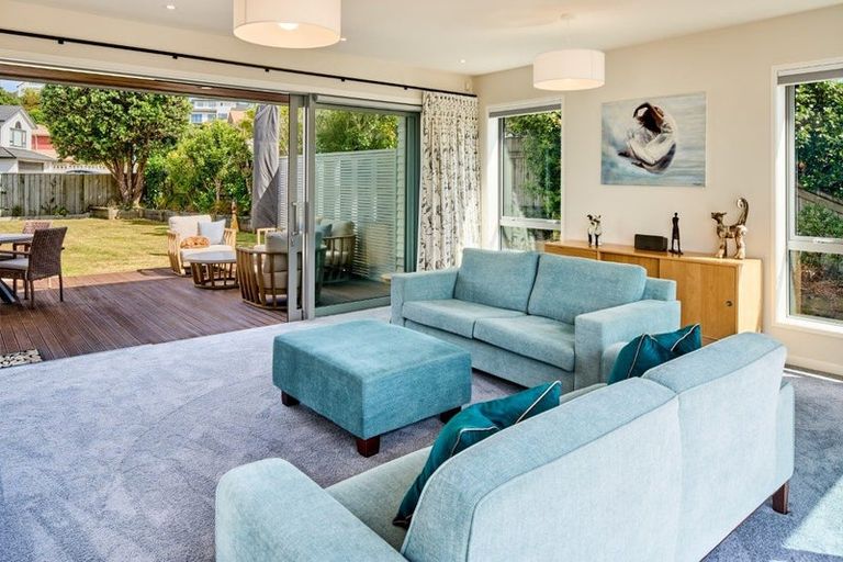 Photo of property in 31 Pendennis Point, Camborne, Porirua, 5026