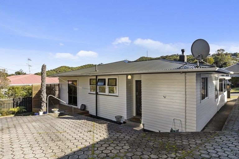 Photo of property in 4 Barberry Grove, Maungaraki, Lower Hutt, 5010