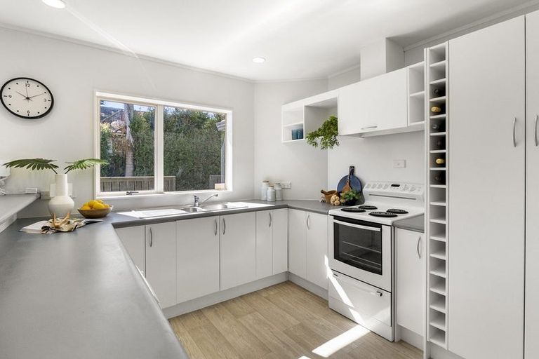 Photo of property in 1/11 Milton Road, Orewa, 0931