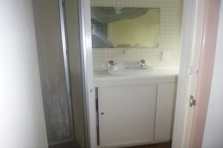 Photo of property in 28 Forest Hill Road, Henderson, Auckland, 0612