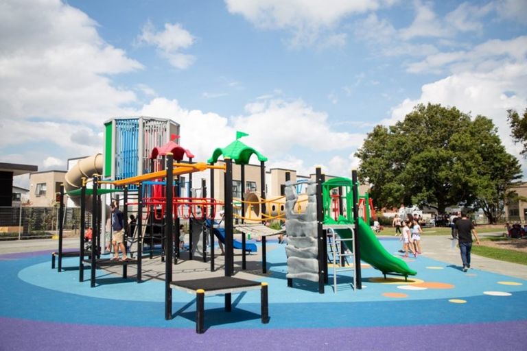 Photo of property in 19 Waituarua Drive, Takanini, 2112