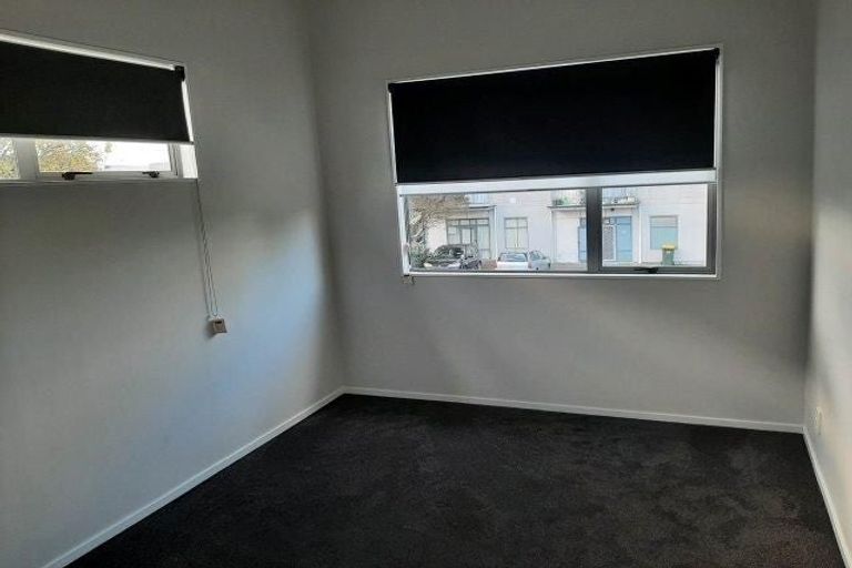 Photo of property in 1/3 Hulme Place, Henderson, Auckland, 0612