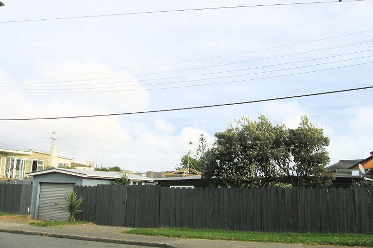 Photo of property in 4 Mahana Road, Paraparaumu Beach, Paraparaumu, 5032