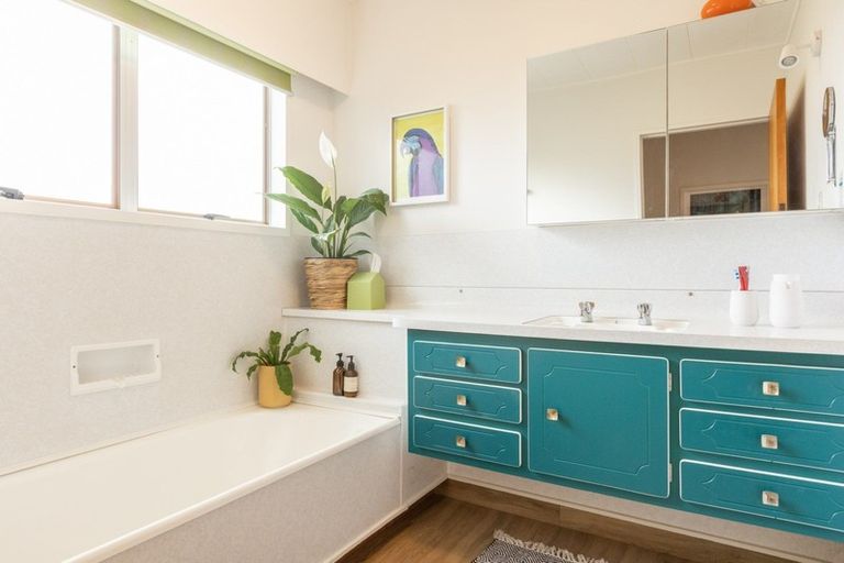 Photo of property in 18 Ngarimu Crescent, Taradale, Napier, 4112