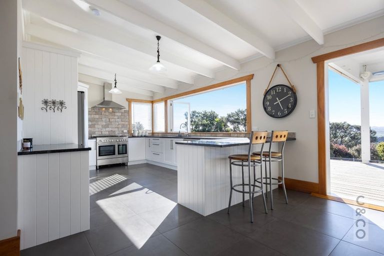 Photo of property in 10 Kaipara View Road, Helensville, 0875