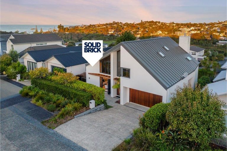 Photo of property in 11 Tuatini Place, Long Bay, Auckland, 0630