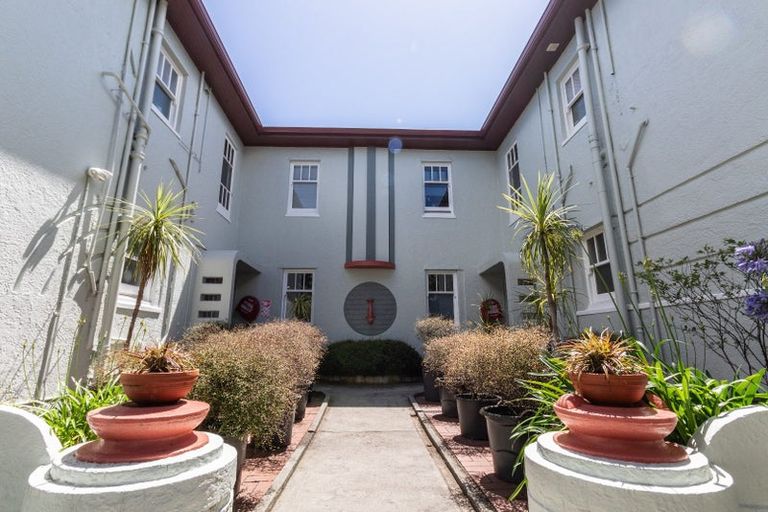 Photo of property in Zena Court, 11f1 Dufferin Street, Mount Victoria, Wellington, 6021