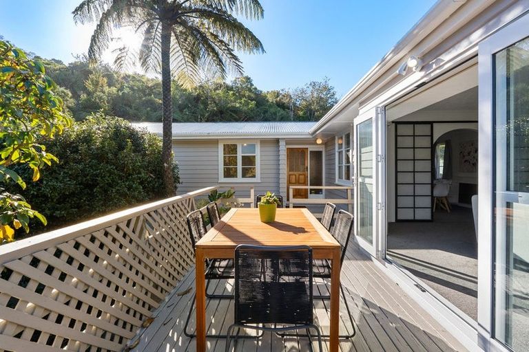 Photo of property in 10 Tui Terrace, Tawa, Wellington, 5028