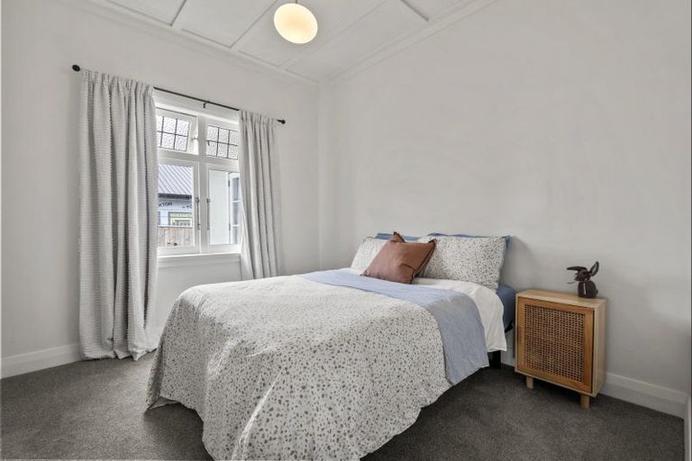 Photo of property in 73 Brightwater Terrace, Terrace End, Palmerston North, 4410