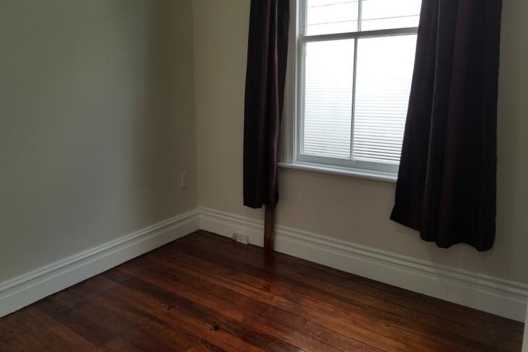 Photo of property in 6 Cardall Street, Newtown, Wellington, 6021