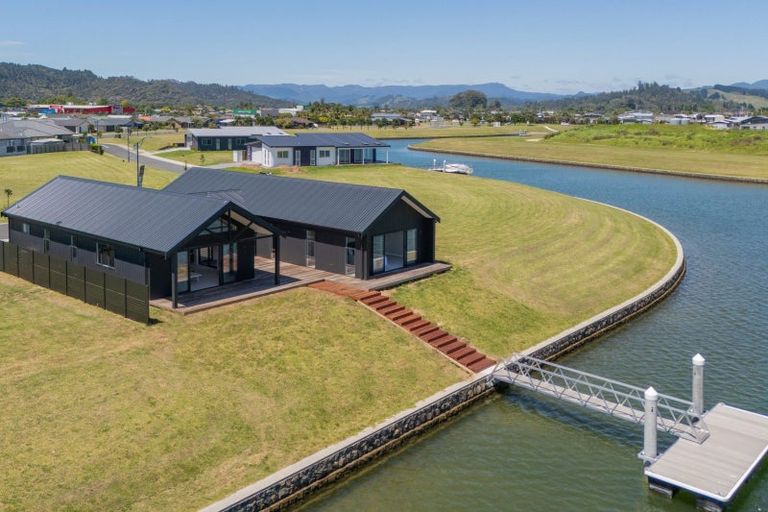 Photo of property in 17 Kahu Crescent, Whitianga, 3510