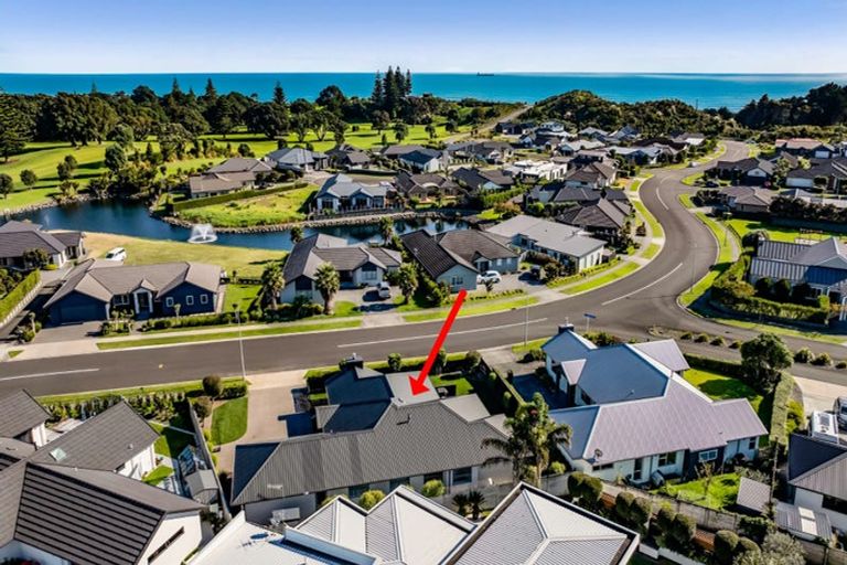 Photo of property in 52 Links Drive, Waiwhakaiho, New Plymouth, 4312